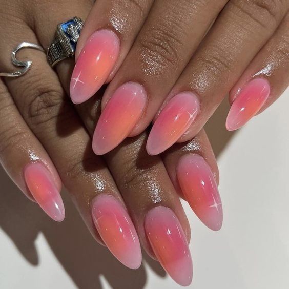 Aura nail trend
