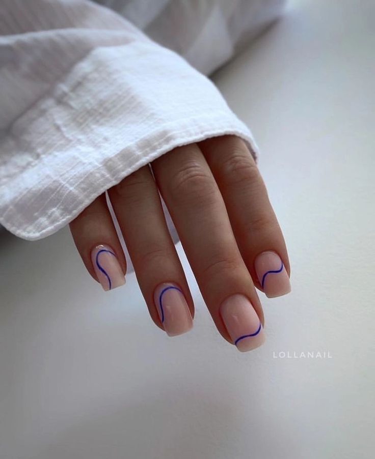 Minimal nail style