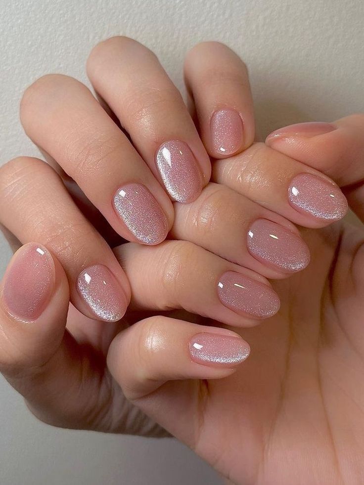 Simple velvet nails